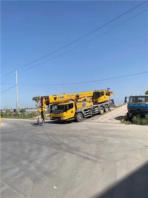 东辽县吊车作业时，可能会产生哪些额外收费项目？