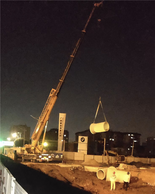 东辽县“弯臂矫正”—— 吊车的 “形变补偿” 技术